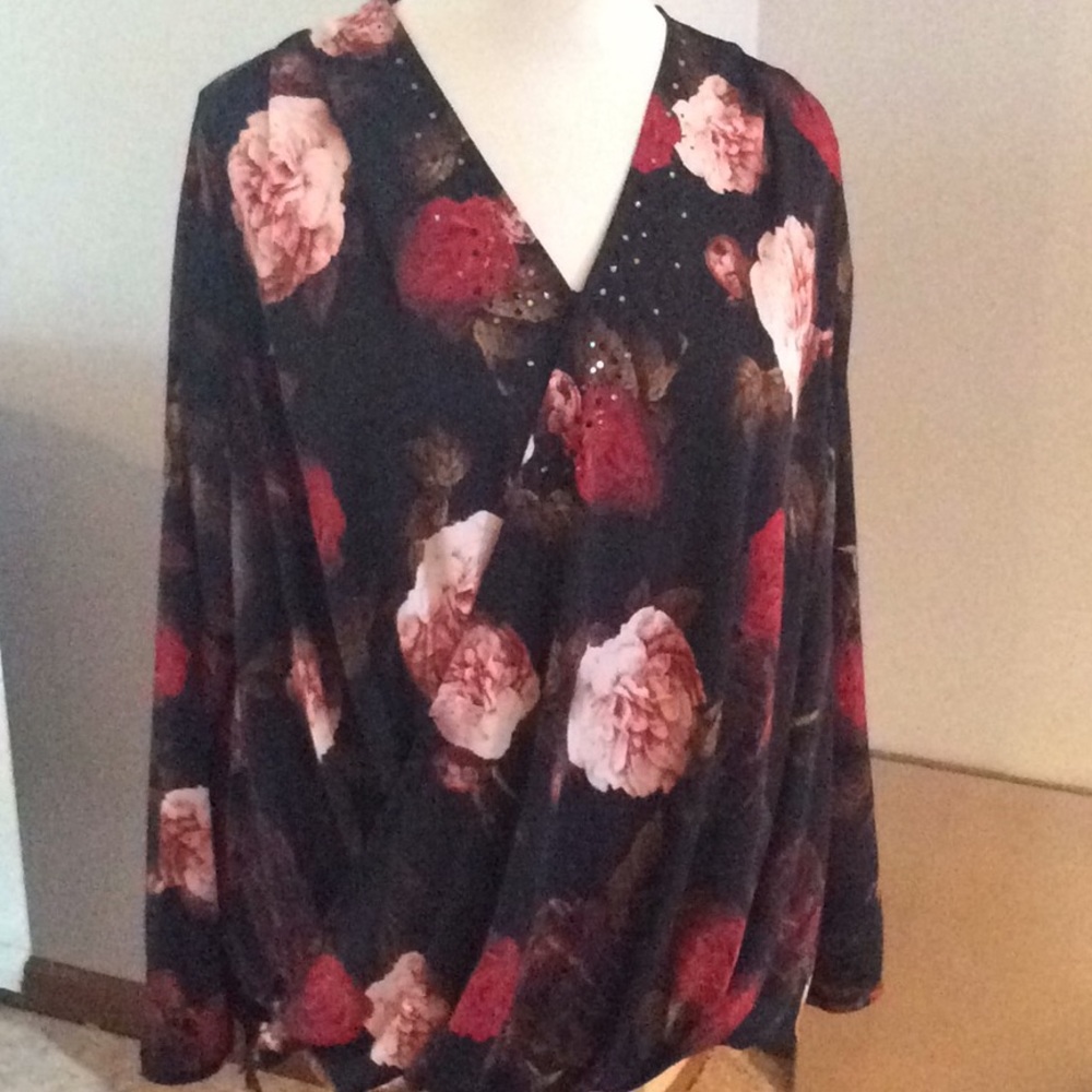 Lane Bryant size 18/20, beautiful, floral blouse